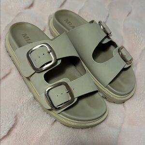 MIA Slide Sandal